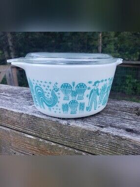 Vintage Pyrex Butterprint 473 With Lid